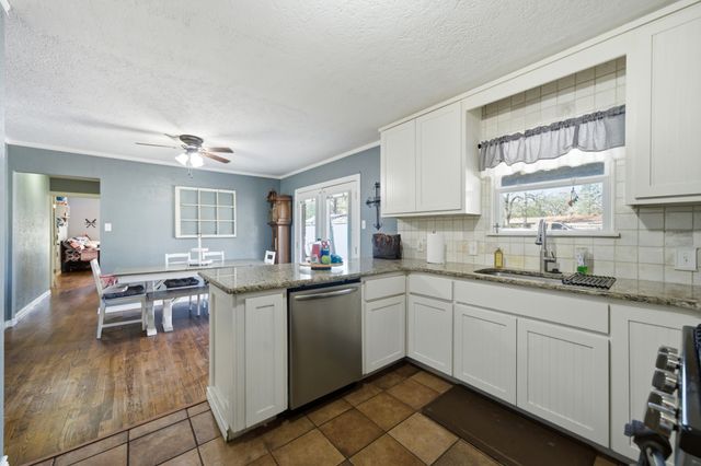 1415 Glenlain Drive, Grand Saline, TX 75140