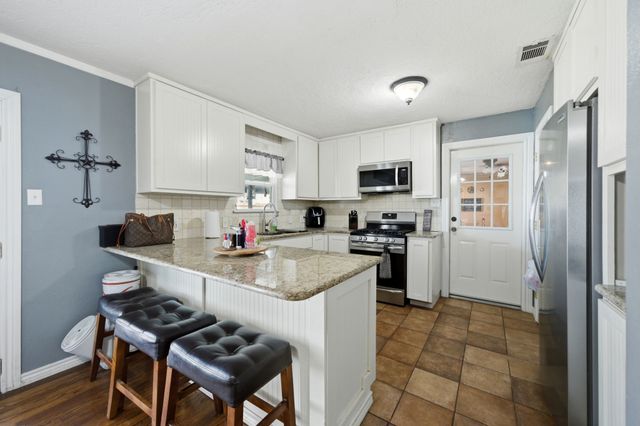 1415 Glenlain Drive, Grand Saline, TX 75140