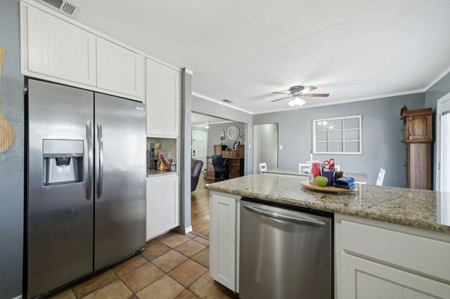 1415 Glenlain Drive, Grand Saline, TX 75140