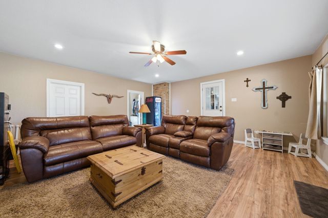 1415 Glenlain Drive, Grand Saline, TX 75140