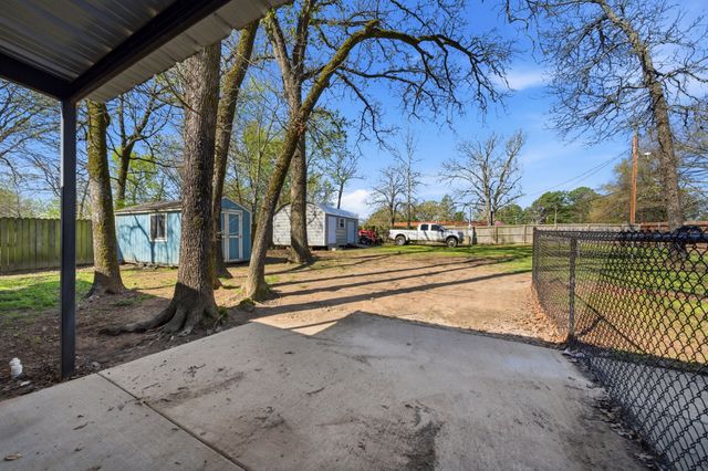 1415 Glenlain Drive, Grand Saline, TX 75140