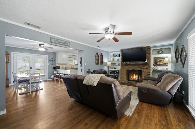 1415 Glenlain Drive, Grand Saline, TX 75140