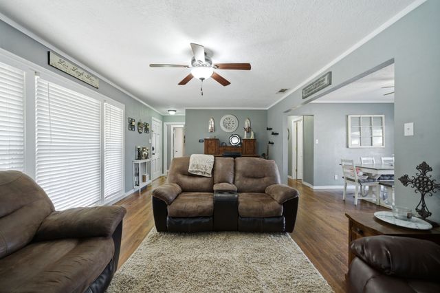 1415 Glenlain Drive, Grand Saline, TX 75140