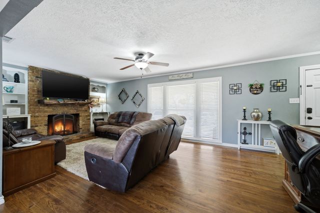 1415 Glenlain Drive, Grand Saline, TX 75140