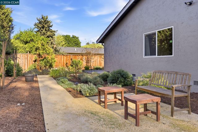 612 Sitka Dr, Walnut Creek, CA 94598