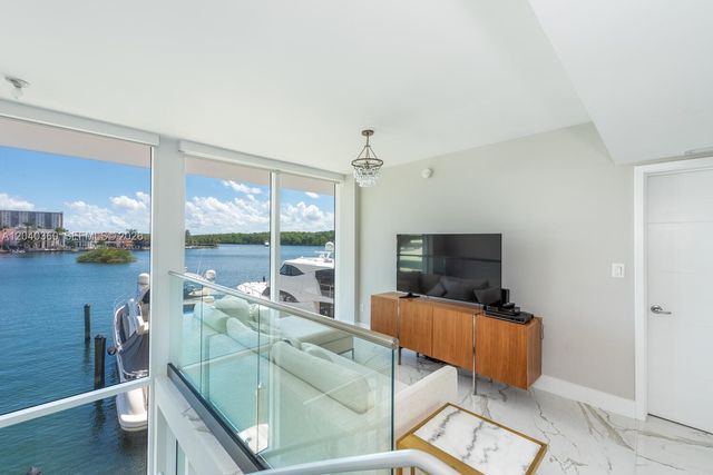 400 Sunny Isles Boulevard 104, Sunny Isles Beach, FL 33160