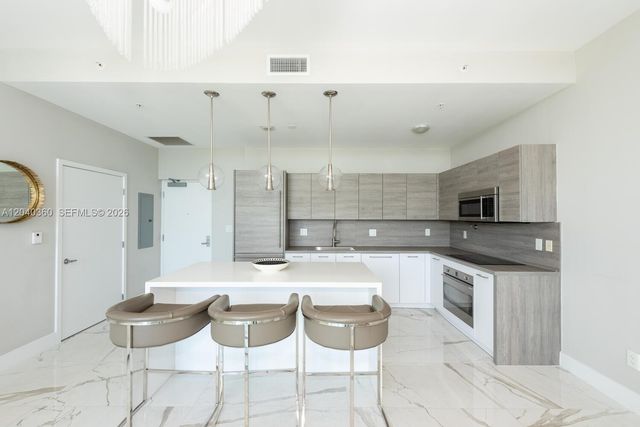 400 Sunny Isles Boulevard 104, Sunny Isles Beach, FL 33160