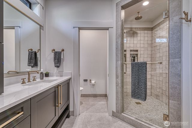 1 Crescent Valley Drive NW, Gig Harbor, WA 98332