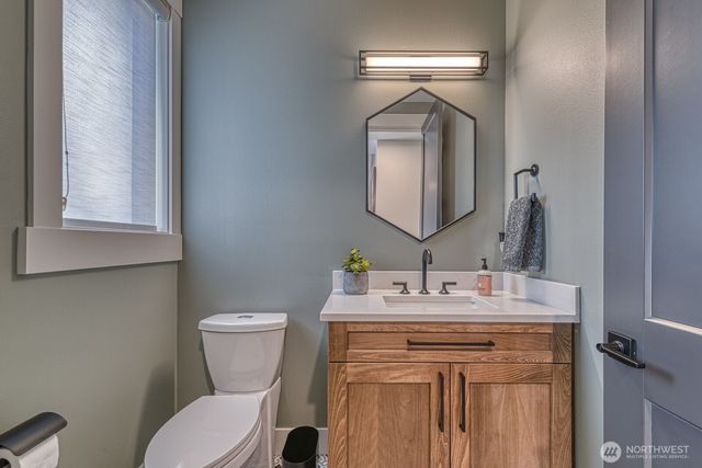 1 Crescent Valley Drive NW, Gig Harbor, WA 98332