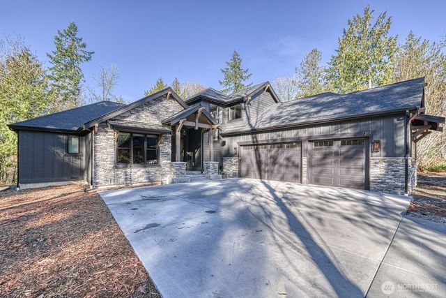 1 Crescent Valley Drive NW, Gig Harbor, WA 98332