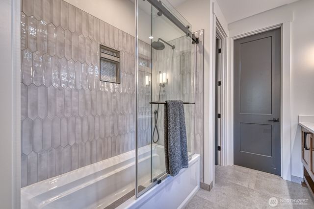 1 Crescent Valley Drive NW, Gig Harbor, WA 98332