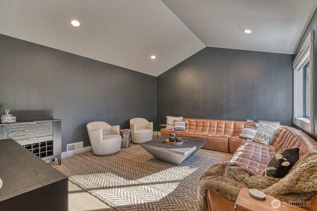 1 Crescent Valley Drive NW, Gig Harbor, WA 98332