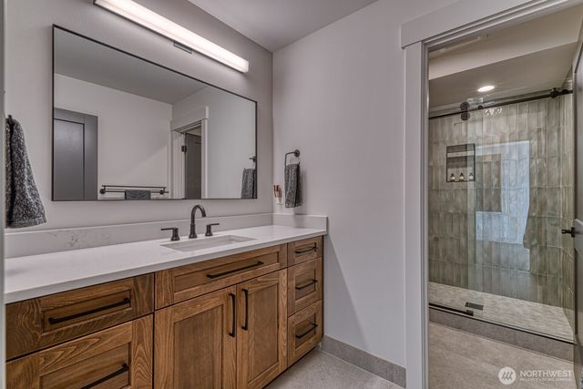 1 Crescent Valley Drive NW, Gig Harbor, WA 98332