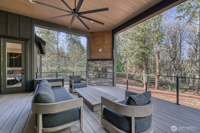 1 Crescent Valley Drive NW, Gig Harbor, WA 98332