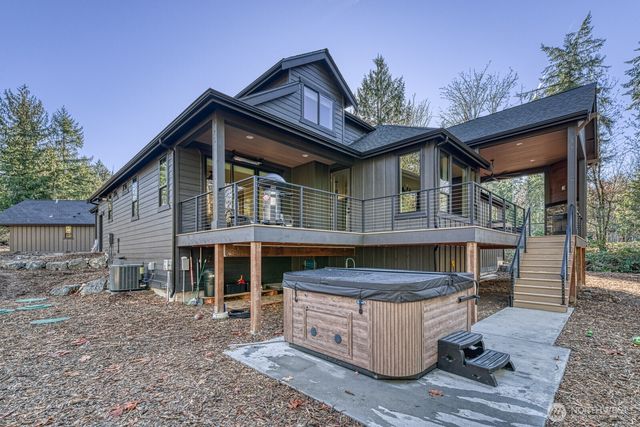 1 Crescent Valley Drive NW, Gig Harbor, WA 98332