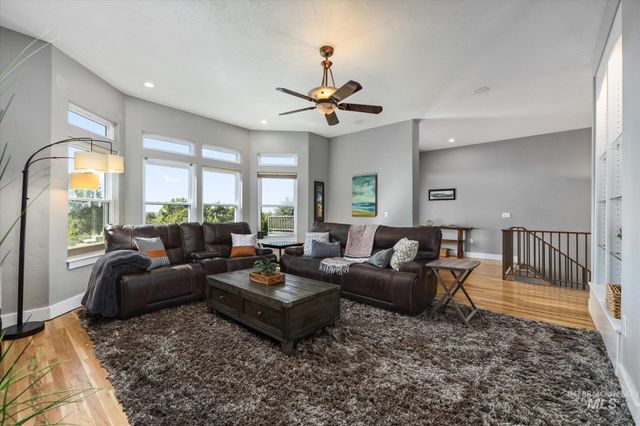 4910 W Outlook Ave, Boise, ID 83703
