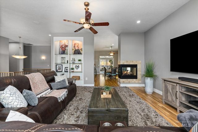 4910 W Outlook Ave, Boise, ID 83703
