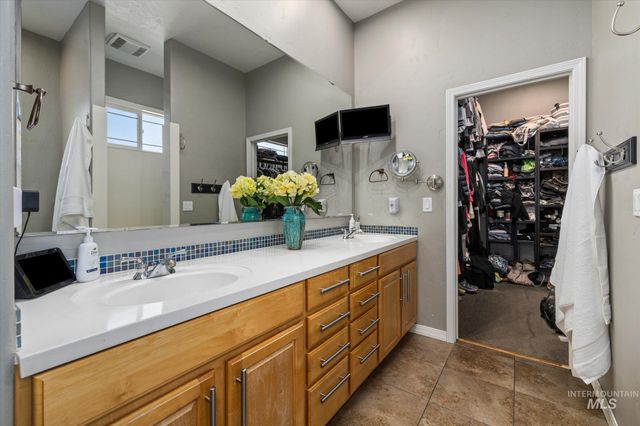 4910 W Outlook Ave, Boise, ID 83703