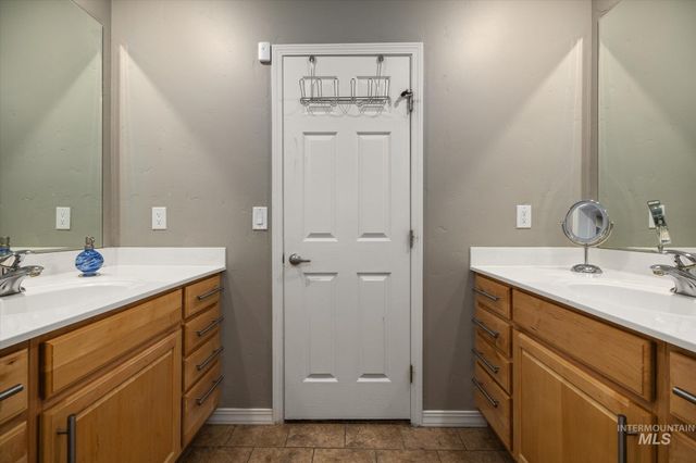4910 W Outlook Ave, Boise, ID 83703