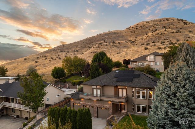 4910 W Outlook Ave, Boise, ID 83703