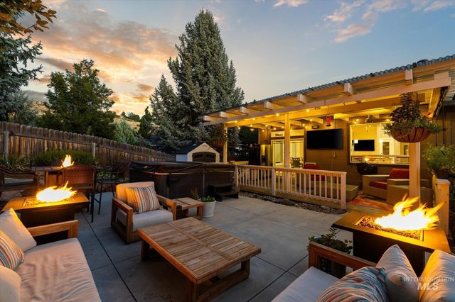 4910 W Outlook Ave, Boise, ID 83703