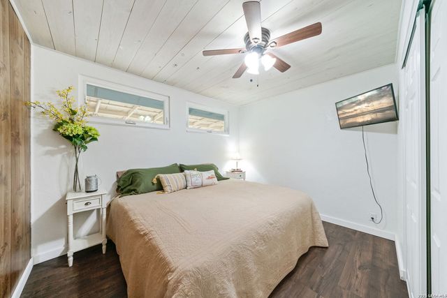 178 N LAKESHORE DR, Bandera, TX 78003
