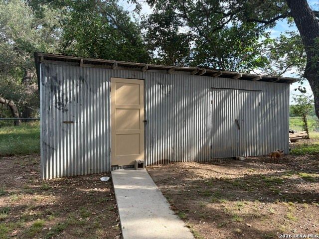 178 N LAKESHORE DR, Bandera, TX 78003