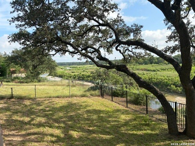 178 N LAKESHORE DR, Bandera, TX 78003