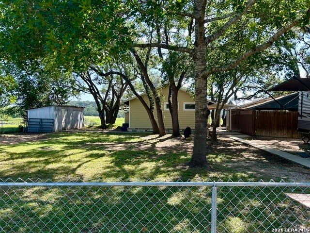 178 N LAKESHORE DR, Bandera, TX 78003