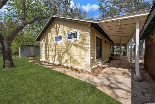 178 N LAKESHORE DR, Bandera, TX 78003