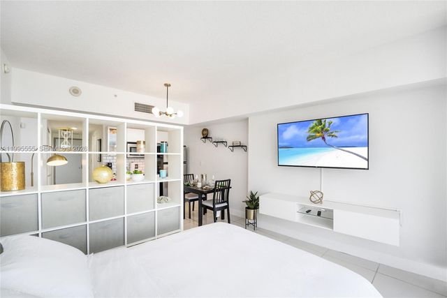 1750 N Bayshore Dr 1214, Miami, FL 33132