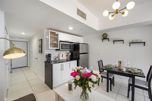 1750 N Bayshore Dr 1214, Miami, FL 33132