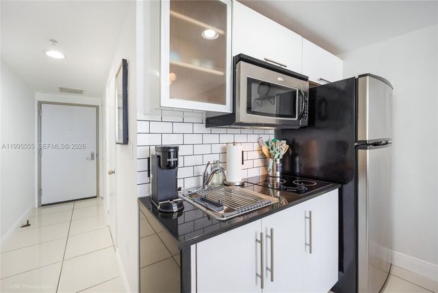 1750 N Bayshore Dr 1214, Miami, FL 33132