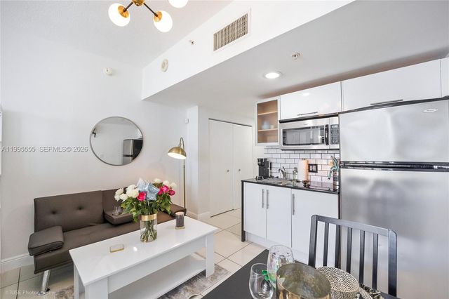 1750 N Bayshore Dr 1214, Miami, FL 33132