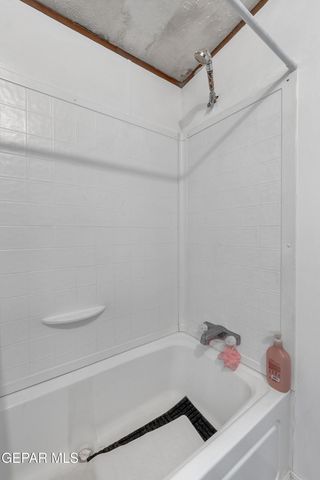 332 Richland Street, Horizon City, TX 79928