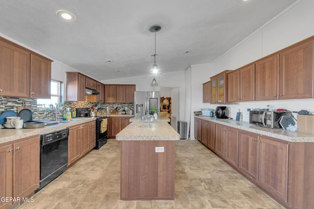 332 Richland Street, Horizon City, TX 79928