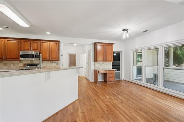1496 Fallsbrook NW Court, Acworth, GA 30101