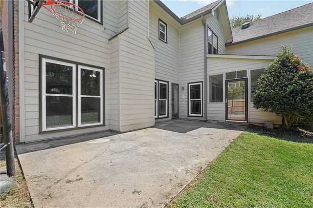 1496 Fallsbrook NW Court, Acworth, GA 30101