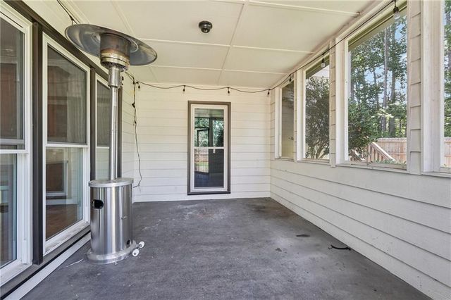 1496 Fallsbrook NW Court, Acworth, GA 30101