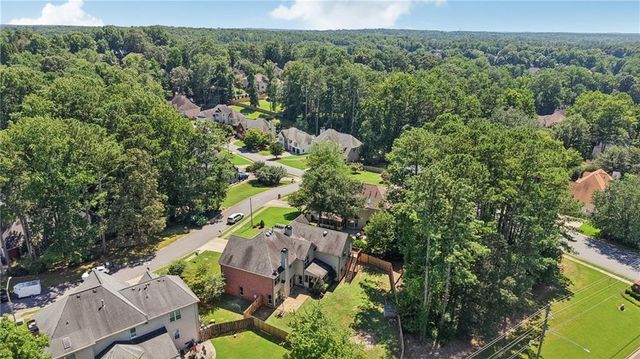 1496 Fallsbrook NW Court, Acworth, GA 30101