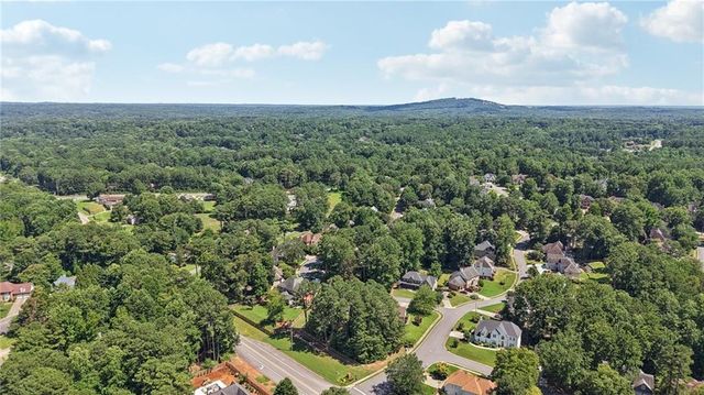 1496 Fallsbrook NW Court, Acworth, GA 30101