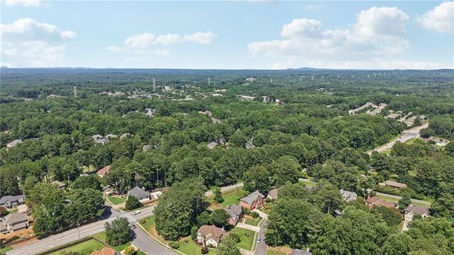 1496 Fallsbrook NW Court, Acworth, GA 30101