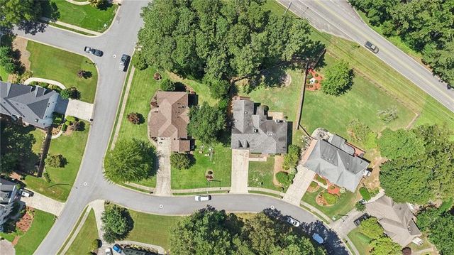 1496 Fallsbrook NW Court, Acworth, GA 30101