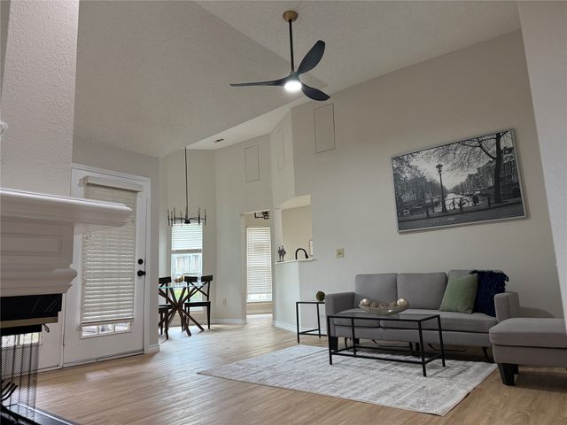 3107 Royal Lane, Dallas, TX 75229