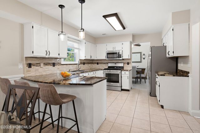 28 Silverbrooke Circle, Howell, NJ 07731