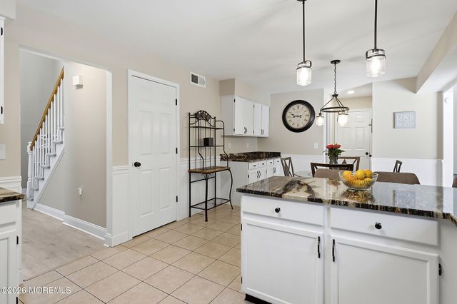 28 Silverbrooke Circle, Howell, NJ 07731