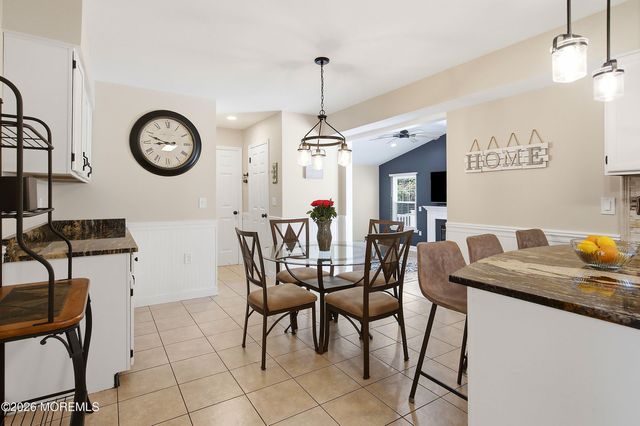 28 Silverbrooke Circle, Howell, NJ 07731
