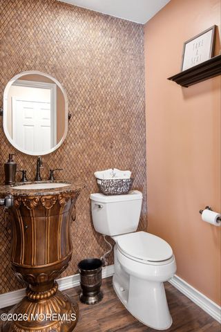 28 Silverbrooke Circle, Howell, NJ 07731