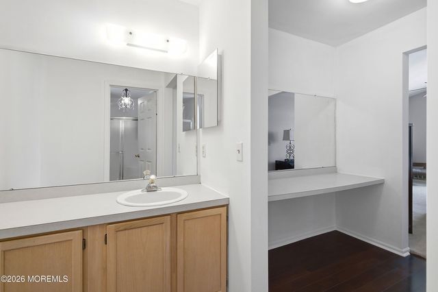 28 Silverbrooke Circle, Howell, NJ 07731