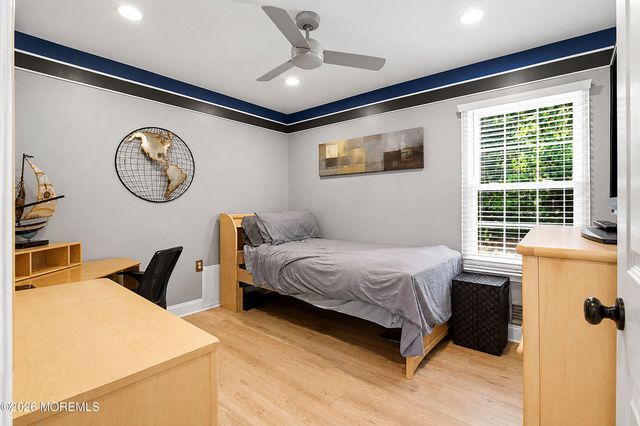 28 Silverbrooke Circle, Howell, NJ 07731
